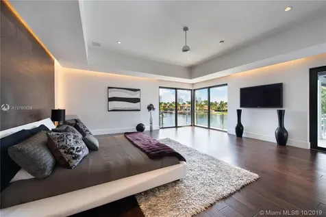 1215 Diplomat Parkway Hollywood FL 33019