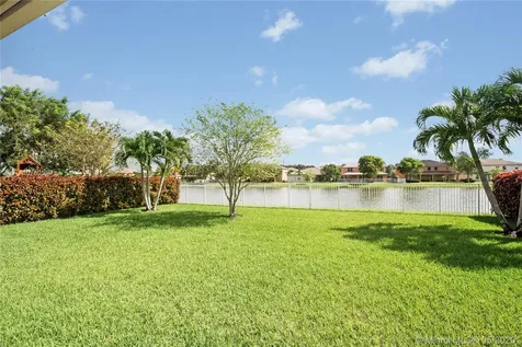 3918 W Hibiscus Street Weston FL 33332