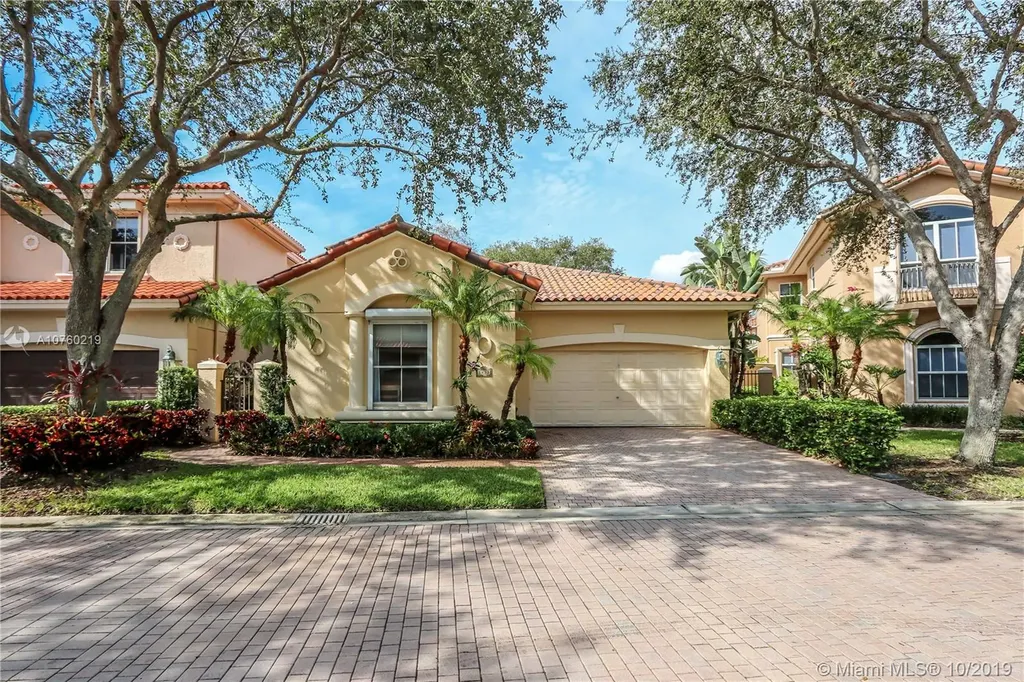 1438 Mariner Way Hollywood FL 33019