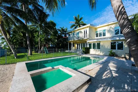 4325 N Meridian Avenue Miami Beach FL 33140