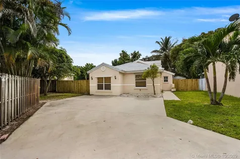 6790 Bayfront Circle Margate FL 33063
