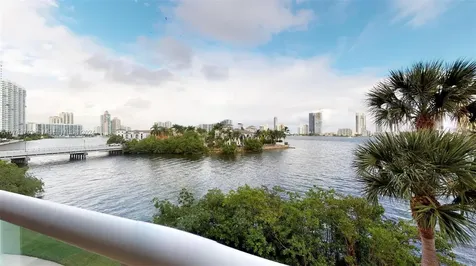 4000 Island Boulevard Aventura FL 33160