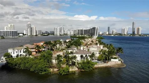 4000 Island Boulevard Aventura FL 33160