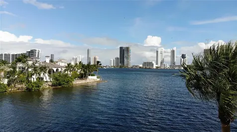 4000 Island Boulevard Aventura FL 33160