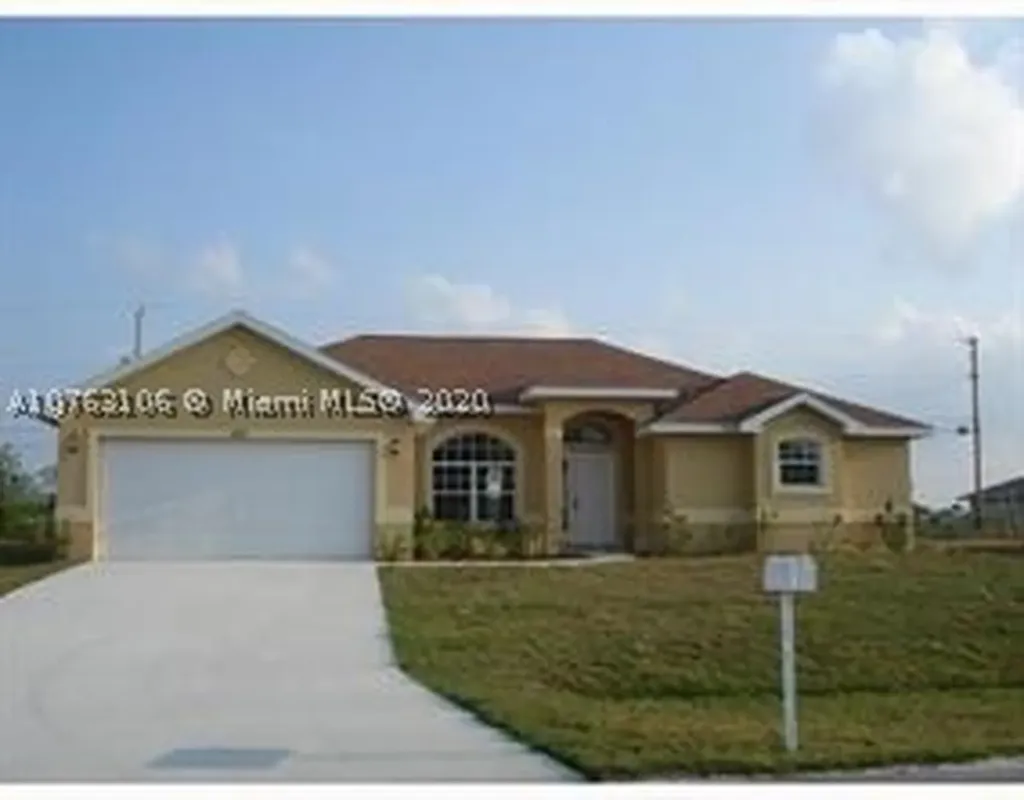 425 SW Ridgecrest Drive Port St. Lucie FL 34953