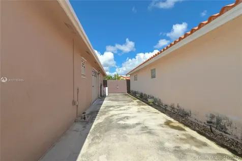 14938 SW 38th Terrace Miami FL 33185