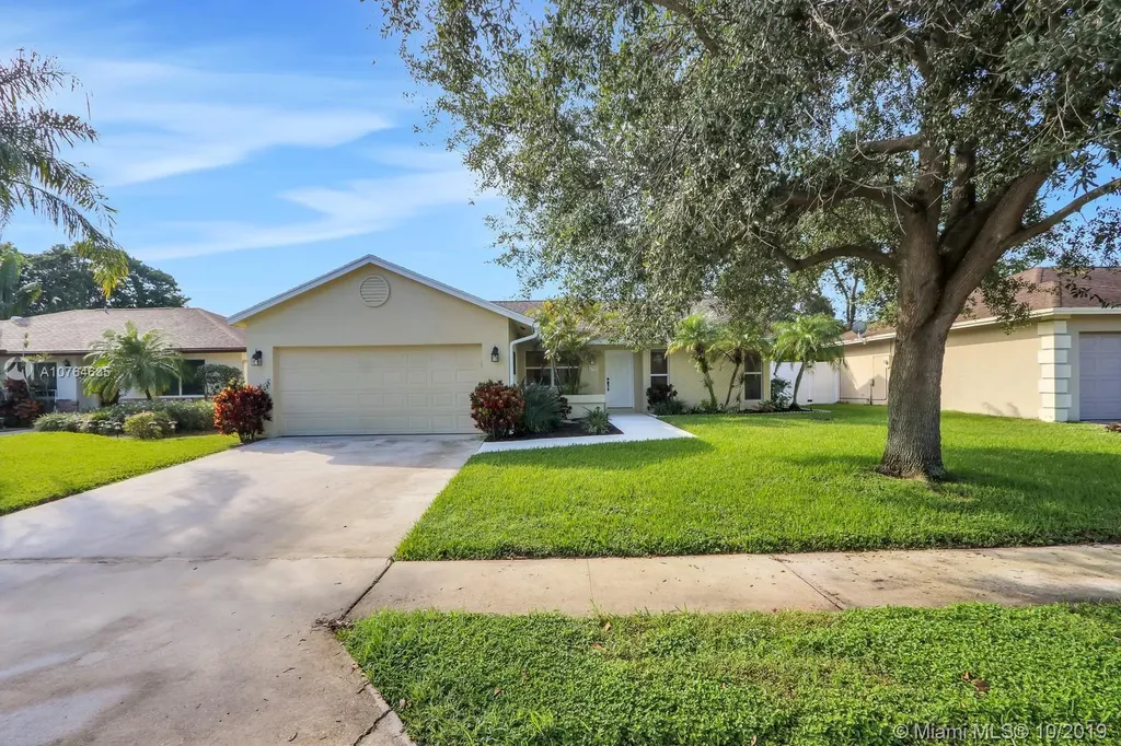 173 Arrowhead Circle Jupiter FL 33458