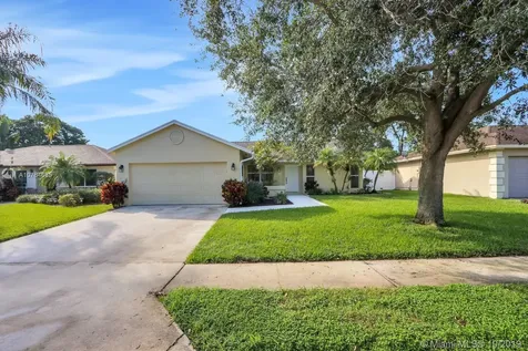 173 Arrowhead Circle Jupiter FL 33458