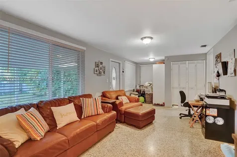 1150 SW 11th Street Miami FL 33129
