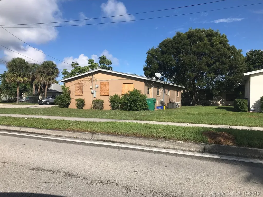 1585 W 34th Street Riviera Beach FL 33404