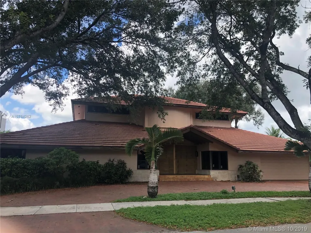 16020 E Troon Circle Miami Lakes FL 33014