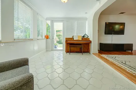 902 Monterey Street Coral Gables FL 33134