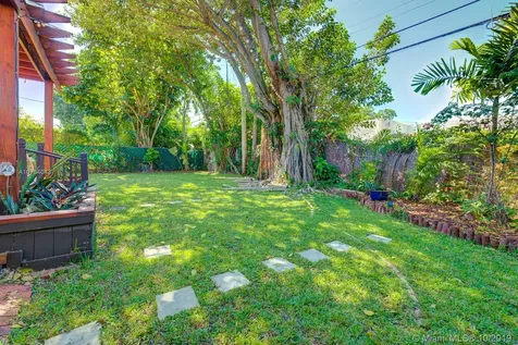 902 Monterey Street Coral Gables FL 33134