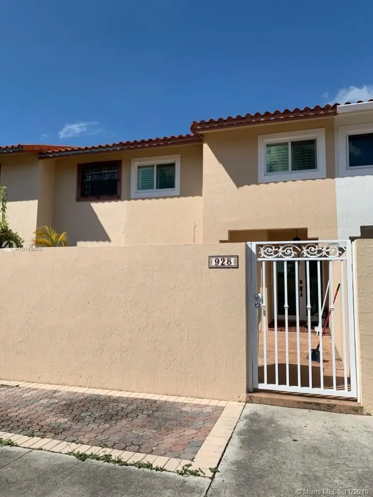 928 SW 119th Place Miami FL 33184