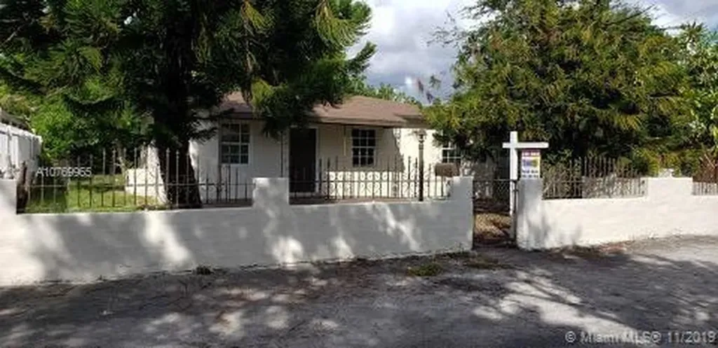 9295 NW 32nd Court Road Miami FL 33147