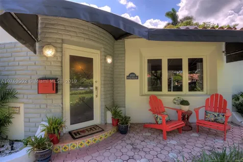 1050 W 47th Street Miami Beach FL 33140