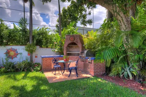 1050 W 47th Street Miami Beach FL 33140