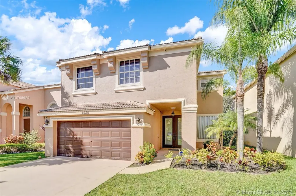 1585 Briar Oak Drive Royal Palm Beach FL 33411