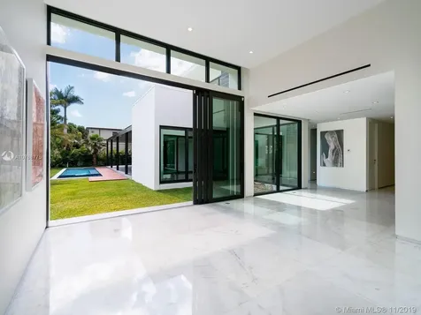 2255 S Miami Avenue Miami FL 33129