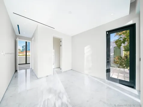 2255 S Miami Avenue Miami FL 33129
