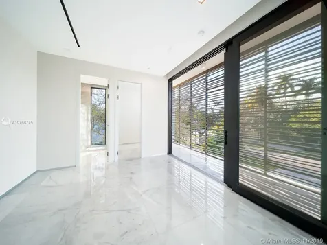 2255 S Miami Avenue Miami FL 33129