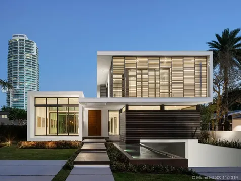 2255 S Miami Avenue Miami FL 33129