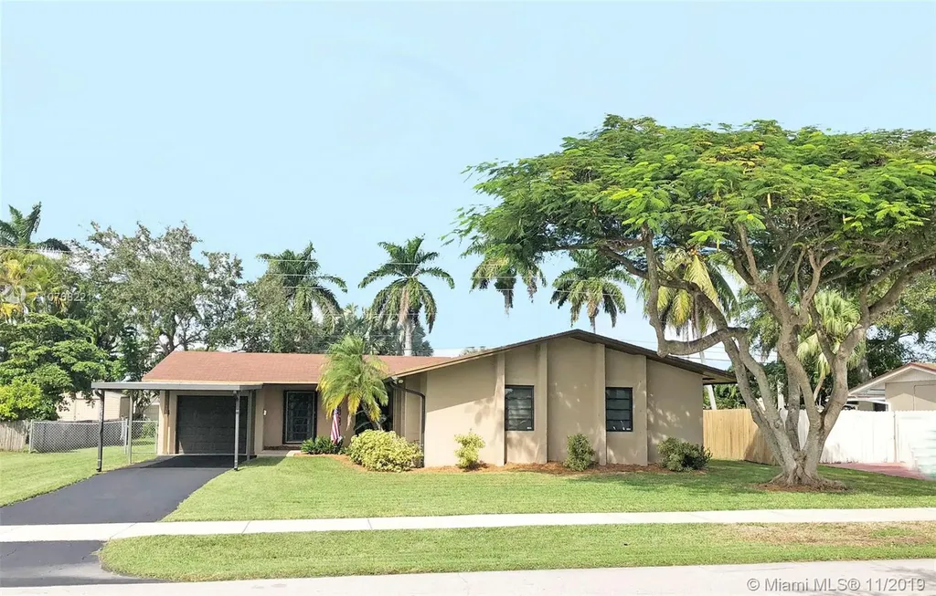 9365 SW 184th Terrace Cutler Bay FL 33157