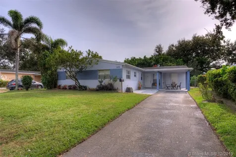 6610 Charleston Street Hollywood FL 33024