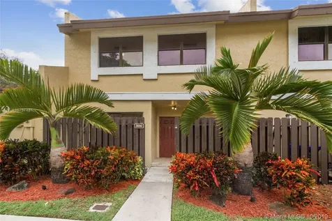 300 SW 96th Terrace Pembroke Pines FL 33025