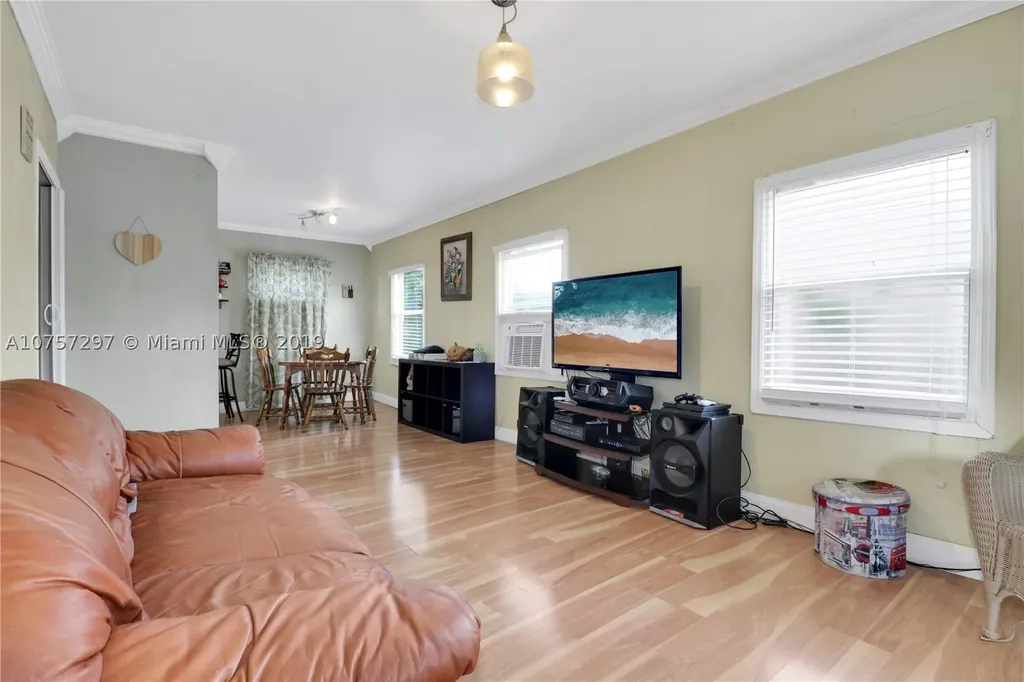 310 Pine Court Miami Springs FL 33166