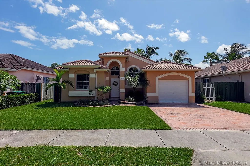 9426 SW 182nd Terrace Palmetto Bay FL 33157