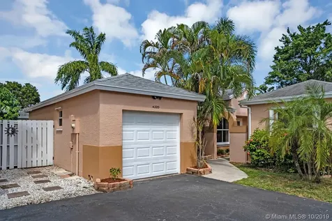 4320 SW 72nd Terrace Davie FL 33314