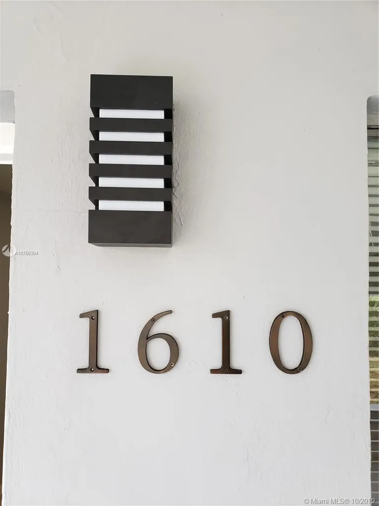 1610 SW 71st Avenue Pembroke Pines FL 33023