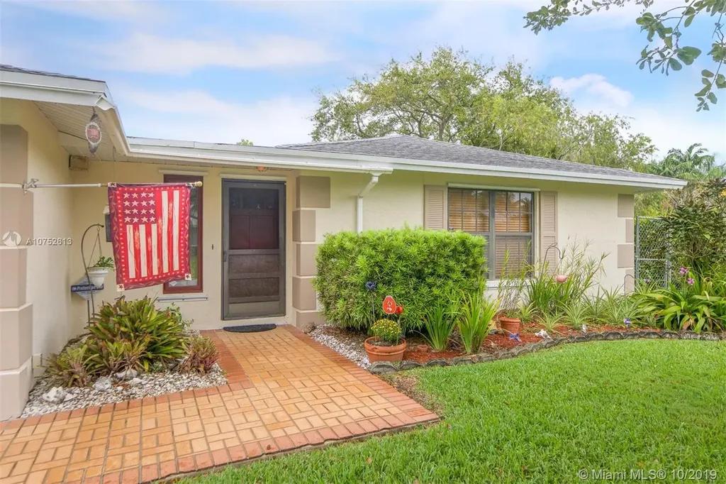 8521 SW 181st Street Palmetto Bay FL 33157