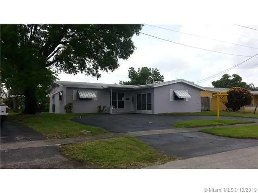 2561 NW 87th Avenue Sunrise FL 33322