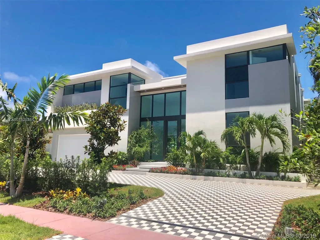 4520 N Meridian Avenue Miami Beach FL 33140