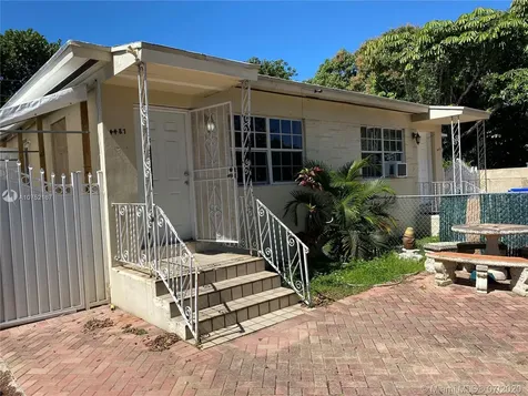 4485 SW 7th Street Coral Gables FL 33134