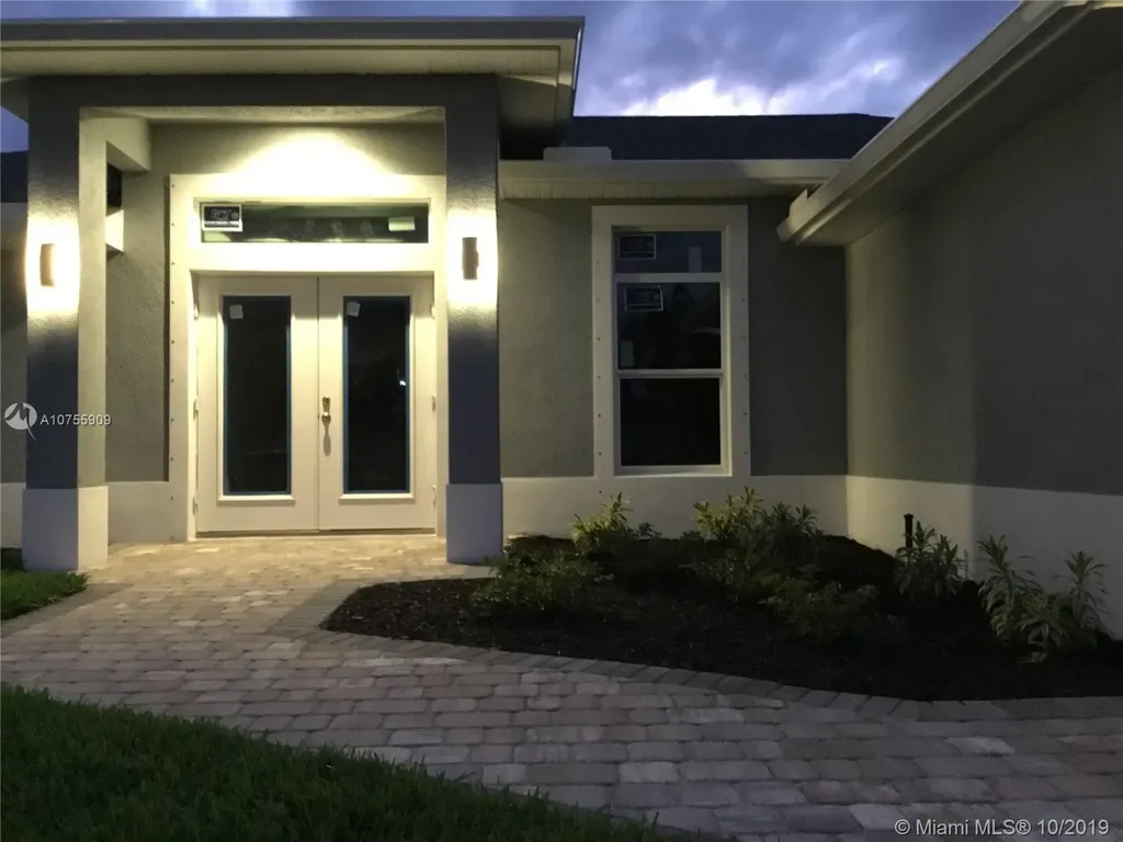 4420 SE 11th Place Cape Coral FL 33904