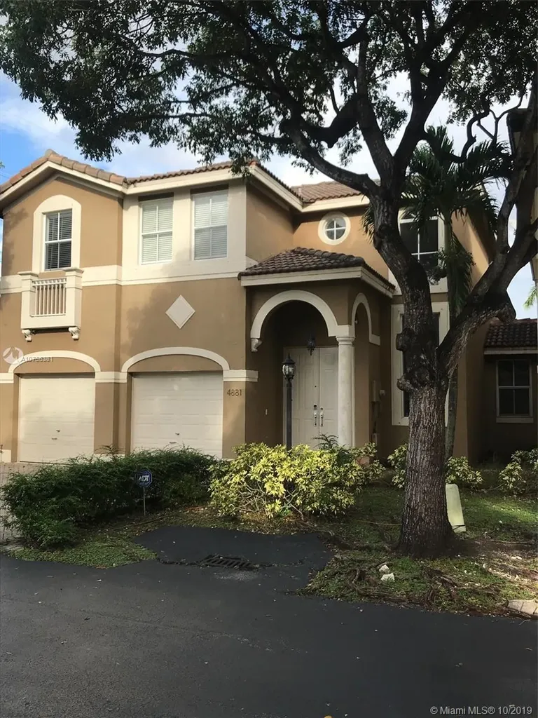 4881 NW 111th Avenue Doral FL 33178