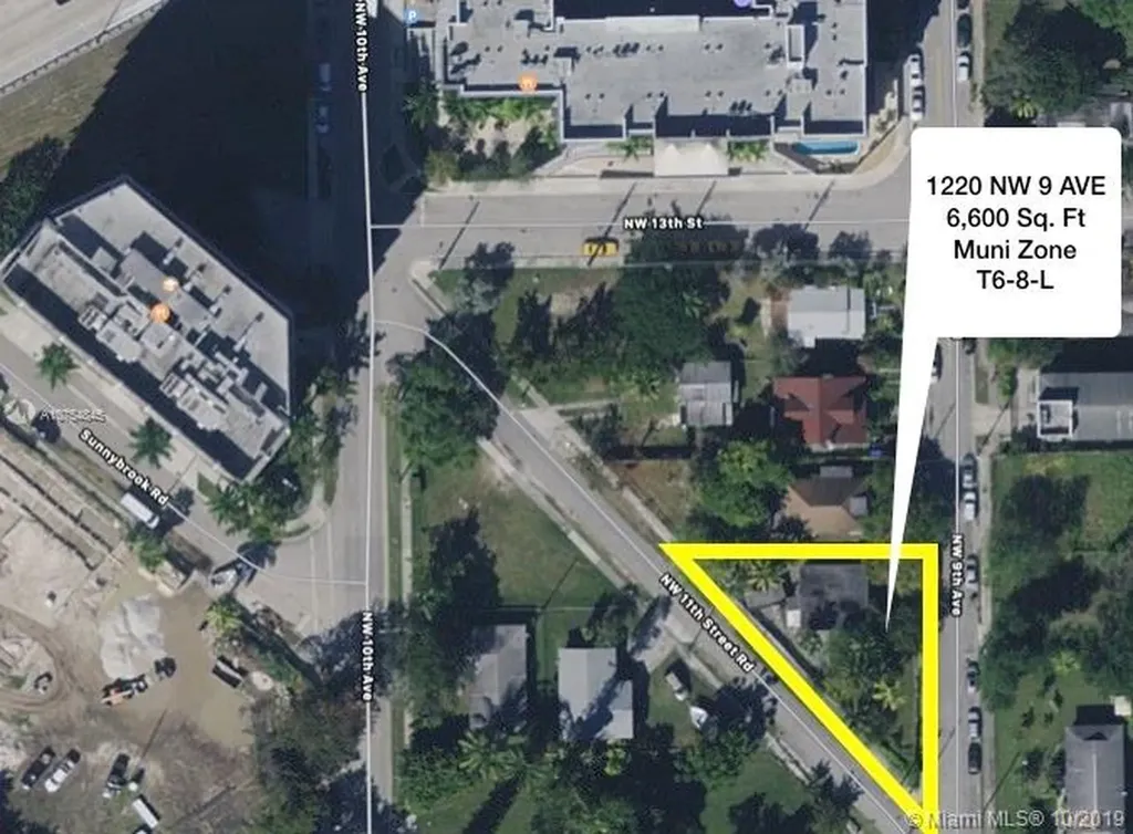 1220 NW 9th Avenue Miami FL 33136