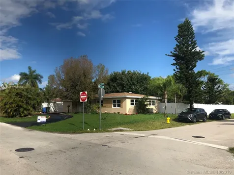 711 NW 39th Street Oakland Park FL 33309