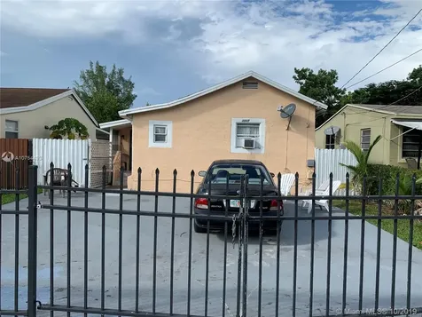 3067 NW 59th Street Miami FL 33142