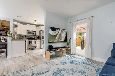 8411 NW 1st Terrace Miami FL 33126