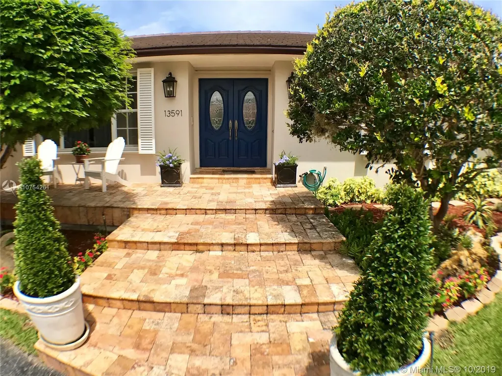 13591 SW 57th Court Pinecrest FL 33156
