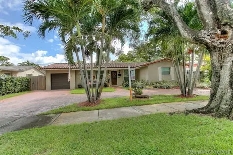 14325 Tabebuia Lane Miami Lakes FL 33014