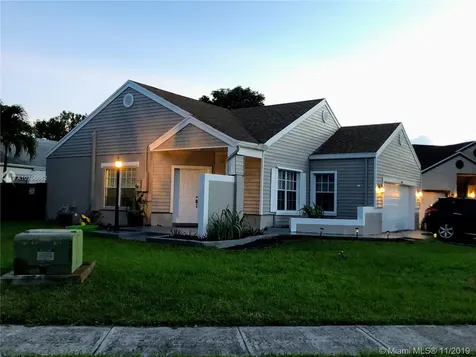 1140 SW 87th Avenue Pembroke Pines FL 33025