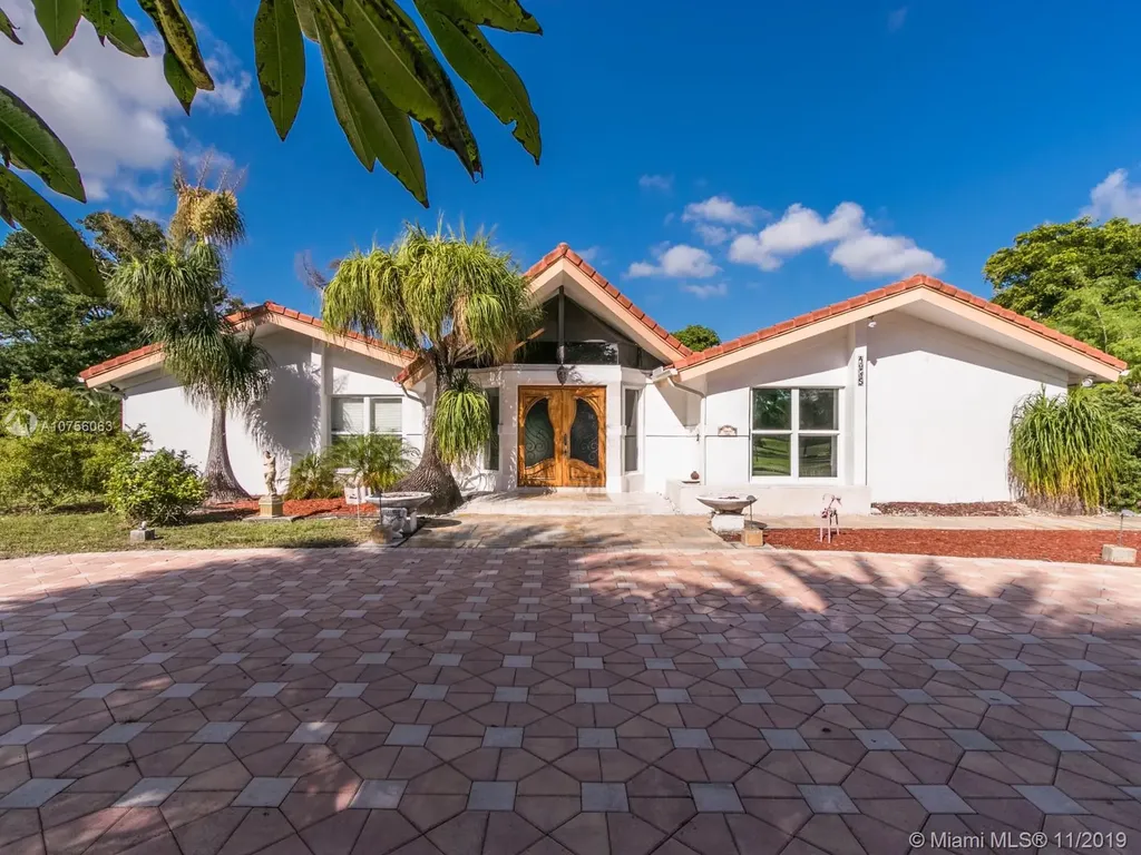4915 Woodlands Boulevard Tamarac FL 33319