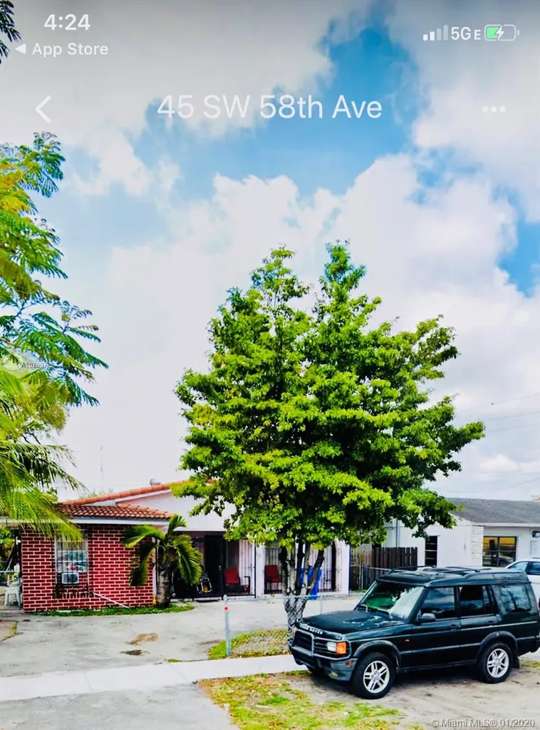 30 SW 58th Avenue Miami FL 33144