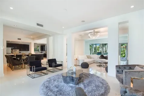 5625 N Bay Road Miami Beach FL 33140