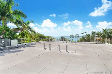 5625 N Bay Road Miami Beach FL 33140